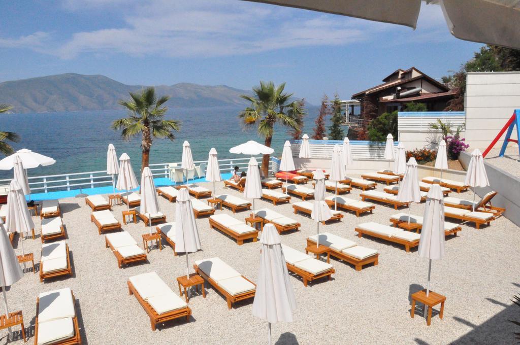 Coral Hotel & Resort Radhimë Exteriör bild