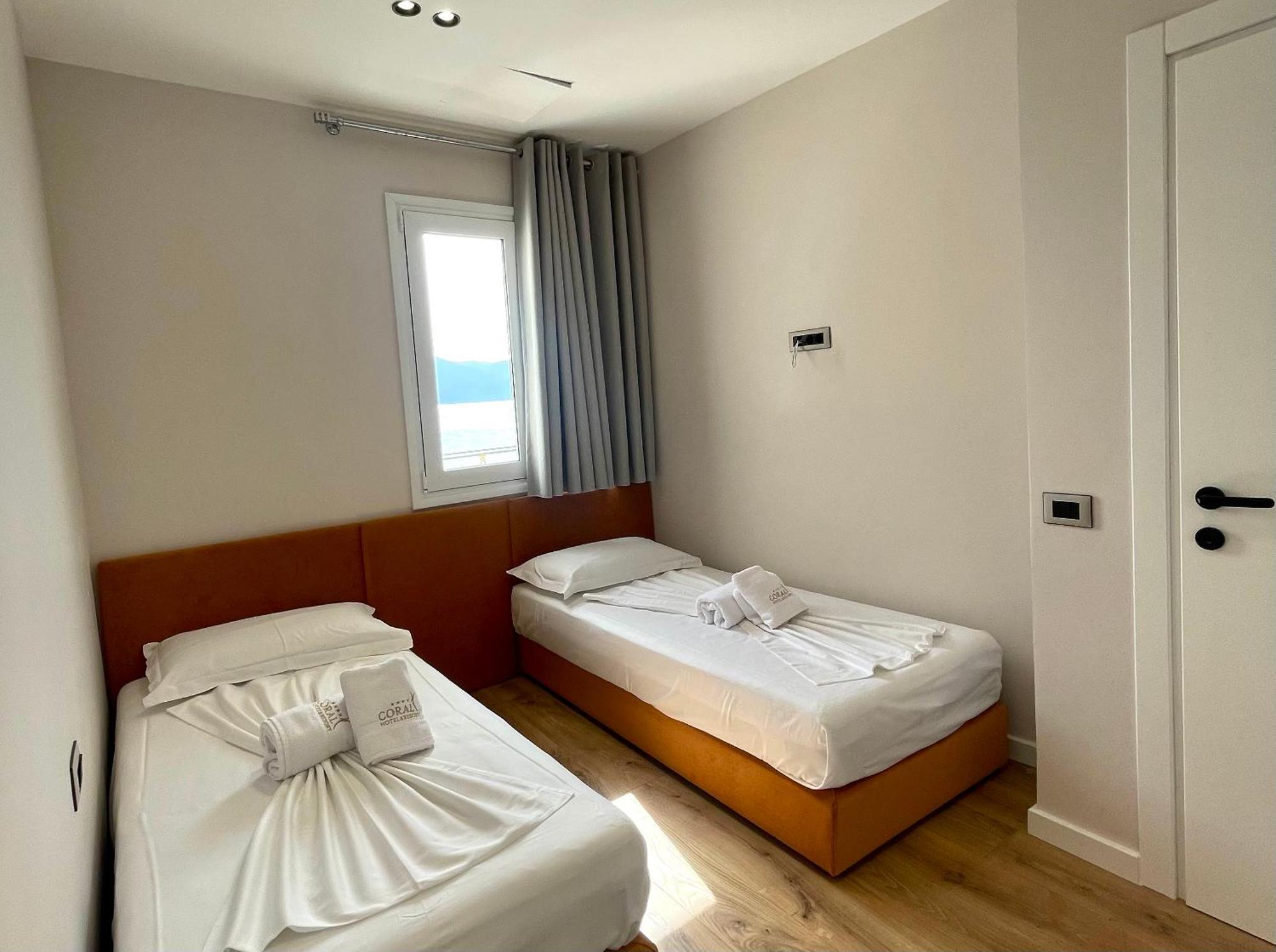 Coral Hotel & Resort Radhimë Exteriör bild