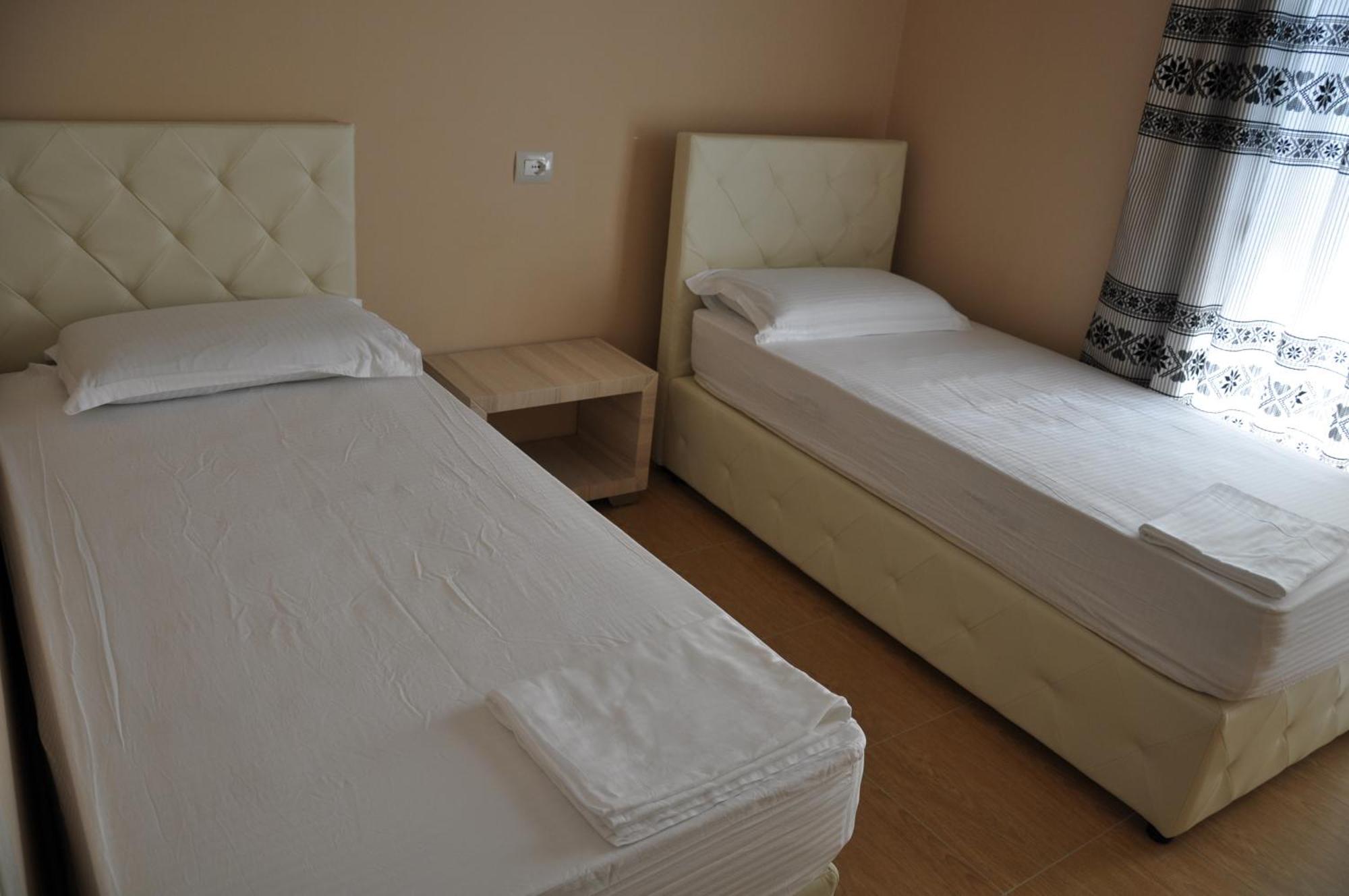 Coral Hotel & Resort Radhimë Exteriör bild